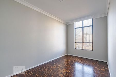 Quarto 2 de apartamento para alugar com 2 quartos, 70m² em Centro, Curitiba