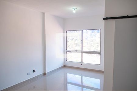 sala de apartamento para alugar com 2 quartos, 62m² em Pechincha, Rio de Janeiro