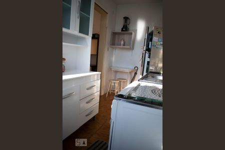 Cozinha de apartamento à venda com 1 quarto, 43m² em Partenon, Porto Alegre