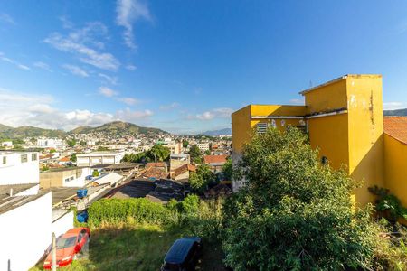 Vista do Quarto 1 de apartamento para alugar com 2 quartos, 55m² em Cascadura, Rio de Janeiro