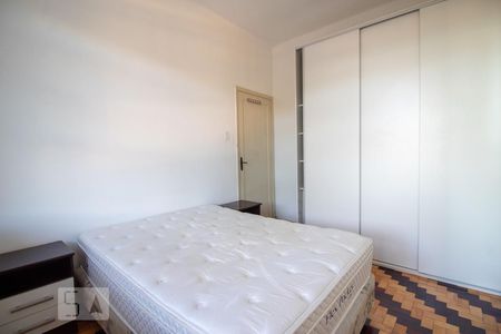 Quarto 1 de apartamento à venda com 2 quartos, 56m² em Petrópolis, Porto Alegre