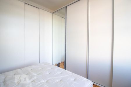 Quarto 1 de apartamento à venda com 2 quartos, 56m² em Petrópolis, Porto Alegre