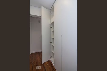 Detalhe Corredor de apartamento à venda com 3 quartos, 130m² em Perdizes, São Paulo