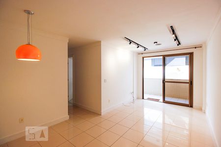 Sala de apartamento para alugar com 3 quartos, 82m² em Recreio dos Bandeirantes, Rio de Janeiro