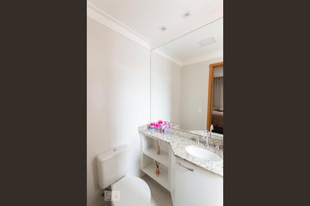 Apartamento à venda com 72m², 2 quartos e 1 vaga Apartamento à venda com 72m², 2 quartos e 1 vagaBanheiro da Suíte