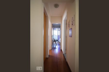 Corredor de apartamento à venda com 3 quartos, 90m² em Santa Rosa, Belo Horizonte