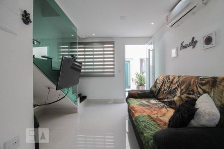 Sala de casa à venda com 2 quartos, 67m² em Vila Mangalot, São Paulo