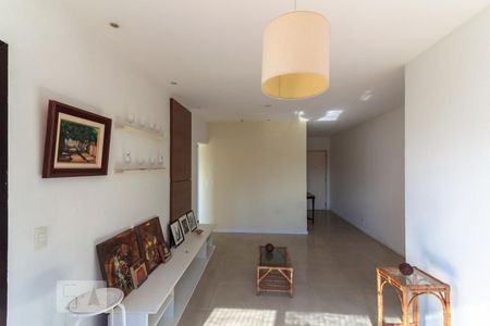 Apartamento à venda com 80m², 2 quartos e 2 vagasSala