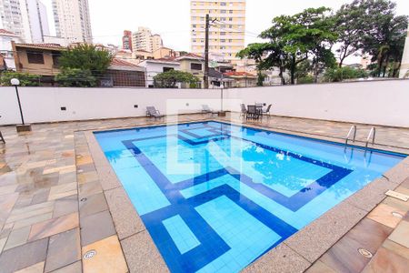 Apartamento à venda com 200m², 3 quartos e 2 vagas Apartamento à venda com 200m², 3 quartos e 2 vagasÁrea comum - Piscina