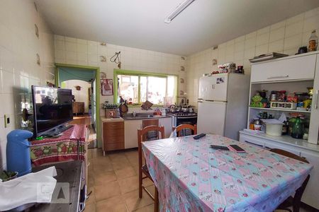 Casa à venda com 220m², 3 quartos e 2 vagas Casa à venda com 220m², 3 quartos e 2 vagasCozinha