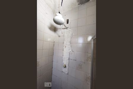 Casa à venda com 220m², 3 quartos e 2 vagas Casa à venda com 220m², 3 quartos e 2 vagasBanheiro de Serviço