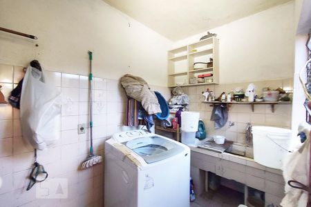 Casa à venda com 220m², 3 quartos e 2 vagas Casa à venda com 220m², 3 quartos e 2 vagasÁrea de Serviço