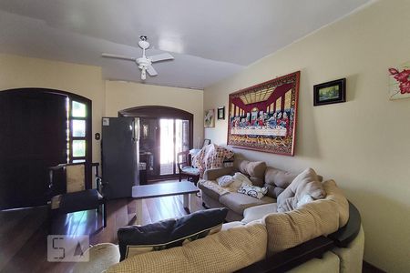 Sala de Estar de casa à venda com 3 quartos, 220m² em São José, Canoas