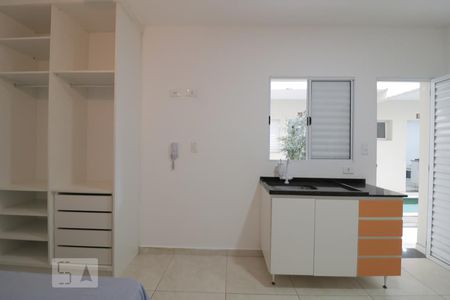 Quarto / Cozinha  de kitnet/studio para alugar com 1 quarto, 20m² em Belenzinho, São Paulo