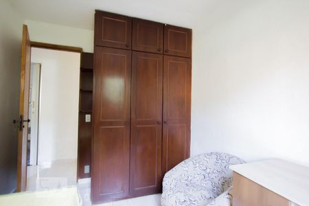 Quarto de apartamento para alugar com 2 quartos, 50m² em Parque Pinheiros, Taboão da Serra