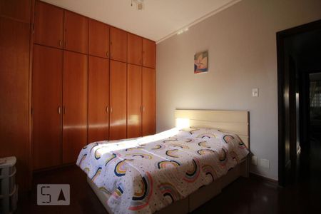 Quarto de casa à venda com 4 quartos, 300m² em Jardim da Saúde, São Paulo