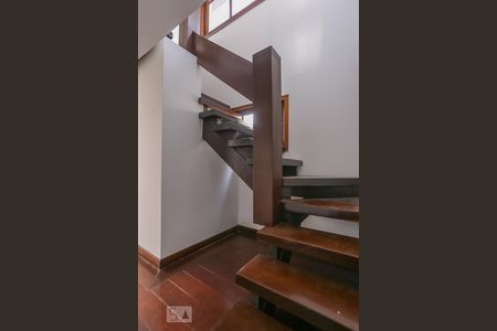 Escada de apartamento à venda com 3 quartos, 199m² em Auxiliadora, Porto Alegre