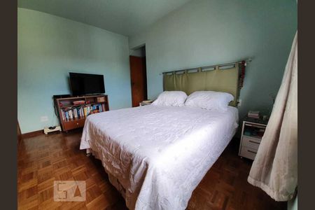 Quarto de apartamento à venda com 4 quartos, 130m² em Santo Antônio, Belo Horizonte