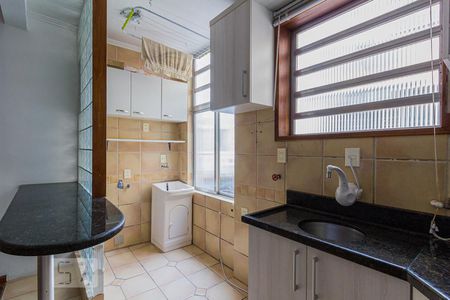 Cozinha de apartamento à venda com 1 quarto, 47m² em São João, Porto Alegre