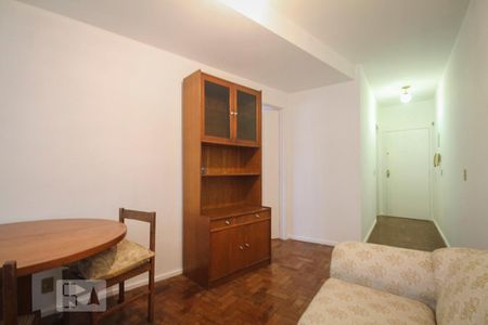 Sala de apartamento para alugar com 1 quarto, 36m² em Barra da Tijuca, Rio de Janeiro