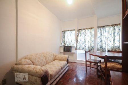 Sala de apartamento para alugar com 1 quarto, 36m² em Barra da Tijuca, Rio de Janeiro