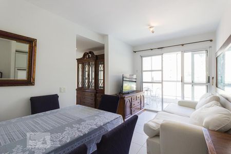 Sala de apartamento para alugar com 3 quartos, 80m² em Jacarepaguá, Rio de Janeiro