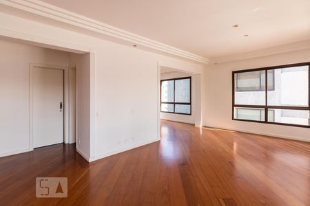 Sala de apartamento para alugar com 3 quartos, 211m² em Indianópolis, São Paulo