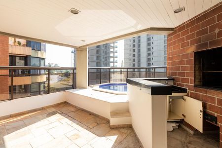 Varanda de apartamento para alugar com 3 quartos, 211m² em Indianópolis, São Paulo