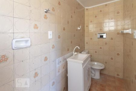 Banheiro  de apartamento à venda com 1 quarto, 40m² em Protásio Alves, Porto Alegre