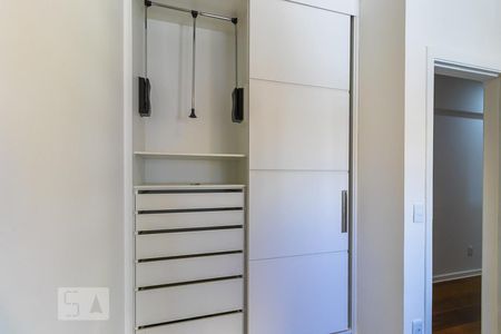 Quarto da suíte 1 de apartamento para alugar com 3 quartos, 120m² em Cambuí, Campinas