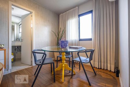 Sala de apartamento à venda com 2 quartos, 72m² em Pinheiros, São Paulo