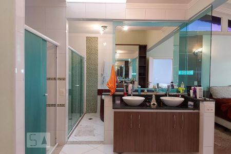 Casa à venda com 500m², 4 quartos e 4 vagas Casa à venda com 500m², 4 quartos e 4 vagasQuarto 3 + suíte