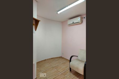 Casa à venda com 500m², 4 quartos e 4 vagas Casa à venda com 500m², 4 quartos e 4 vagasQuarto área externa