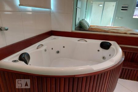 Casa à venda com 500m², 4 quartos e 4 vagas Casa à venda com 500m², 4 quartos e 4 vagasQuarto 3 + suíte