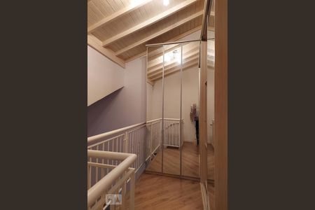 Casa à venda com 500m², 4 quartos e 4 vagas Casa à venda com 500m², 4 quartos e 4 vagasQuarto 4 closet