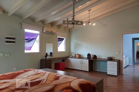 Casa à venda com 500m², 4 quartos e 4 vagas Casa à venda com 500m², 4 quartos e 4 vagasQuarto 3 + suíte