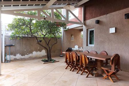 Casa à venda com 500m², 4 quartos e 4 vagas Casa à venda com 500m², 4 quartos e 4 vagasChurrasqueira