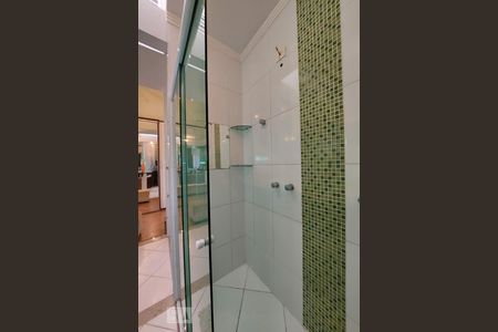 Casa à venda com 500m², 4 quartos e 4 vagas Casa à venda com 500m², 4 quartos e 4 vagasQuarto 3 + suíte