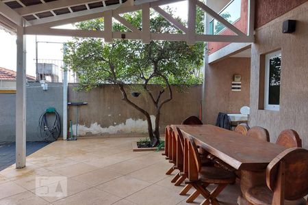 Casa à venda com 500m², 4 quartos e 4 vagas Casa à venda com 500m², 4 quartos e 4 vagasChurrasqueira