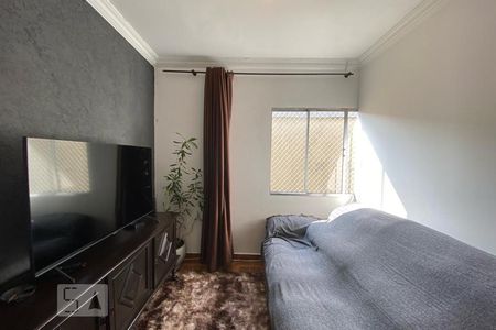 Sala de casa para alugar com 2 quartos, 75m² em Jardim Mirna, Taboão da Serra