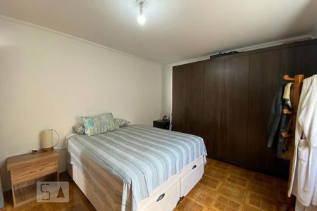 Quarto 1 de casa para alugar com 2 quartos, 75m² em Jardim Mirna, Taboão da Serra