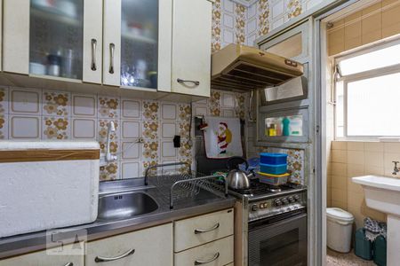 Cozinha de apartamento para alugar com 2 quartos, 62m² em Rio Branco, Porto Alegre