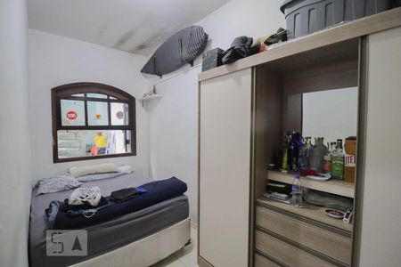 Dormitório 2 de casa à venda com 3 quartos, 143m² em Jardim Santa Francisca, Guarulhos