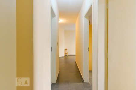 Corredor de apartamento para alugar com 3 quartos, 72m² em Jardim dos Oliveiras, Campinas