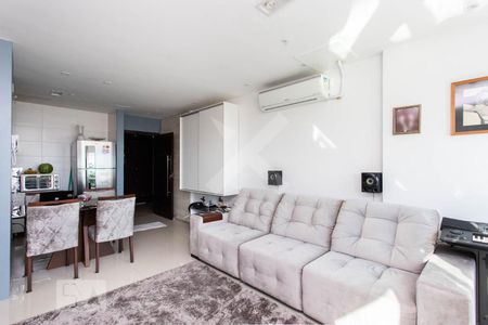 Sala/Cozinha de apartamento à venda com 1 quarto, 45m² em Cristal, Porto Alegre