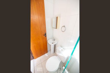 Banheiro de kitnet/studio para alugar com 1 quarto, 15m² em Vila Gomes, São Paulo