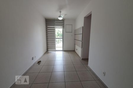 Sala de apartamento à venda com 3 quartos, 71m² em Tanque, Rio de Janeiro