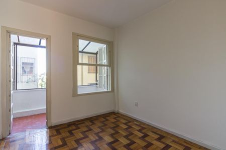 Quarto 2 de apartamento para alugar com 2 quartos, 75m² em Rio Branco, Porto Alegre