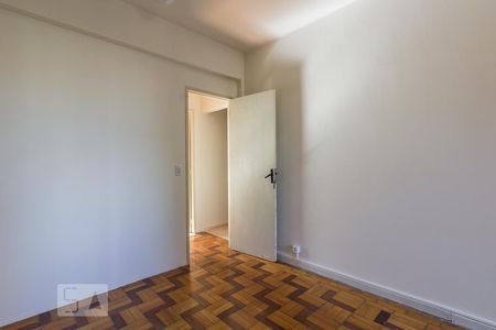 Quarto 2 de apartamento para alugar com 2 quartos, 75m² em Rio Branco, Porto Alegre