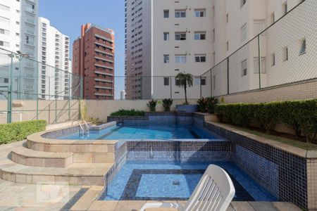 Apartamento para alugar com 215m², 4 quartos e 4 vagas Apartamento para alugar com 215m², 4 quartos e 4 vagasÁrea comum - Piscina